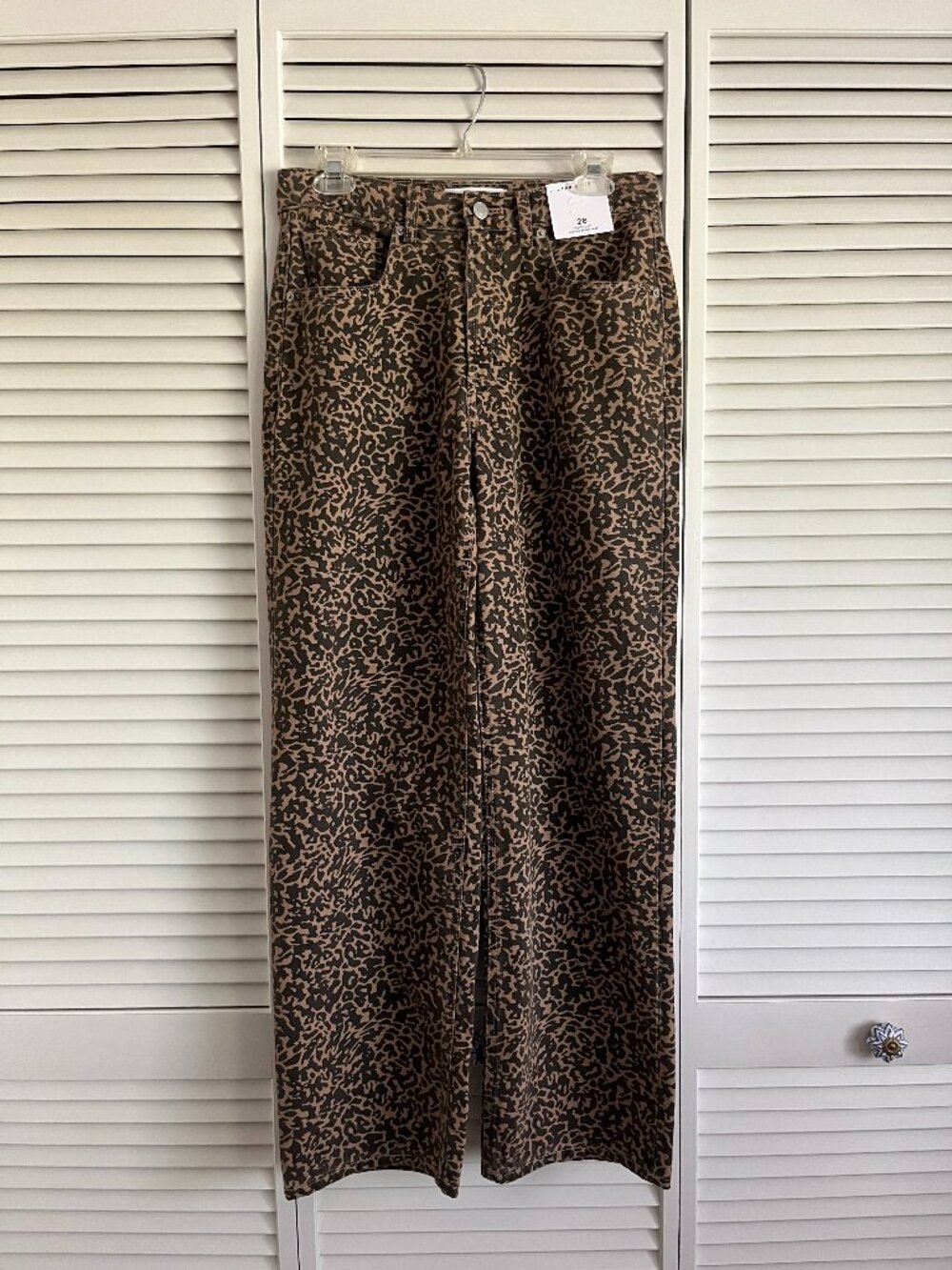 NEW with tags Fabletics Mid Rise Baggy Jean Leopard women’s size 26